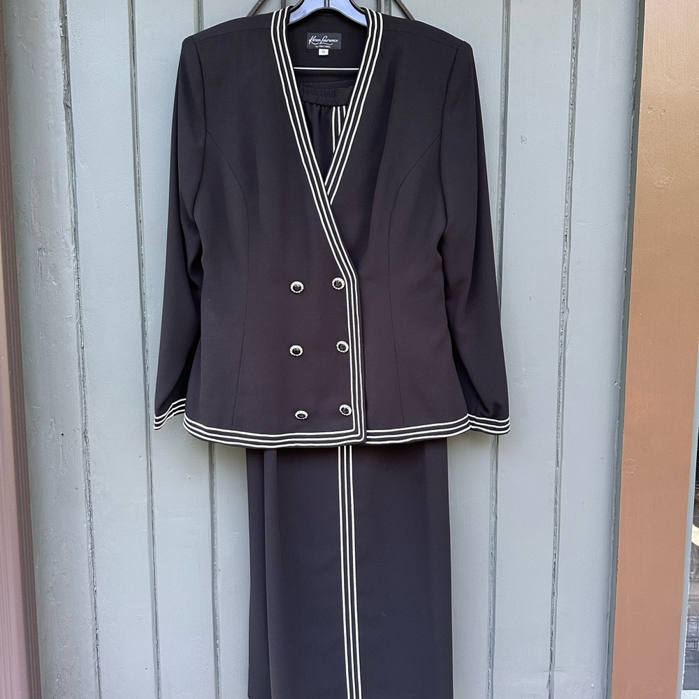 Amazing vintage 2pc Black & white stripe suit by Karen Lawrence Sz 10